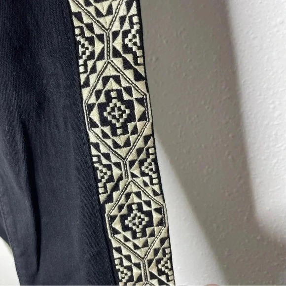 NWT EXPRESS Womens Black Mia Mid Rise Legging Jeans Size 4S Side Print Dark Wash - Picture 2 of 11